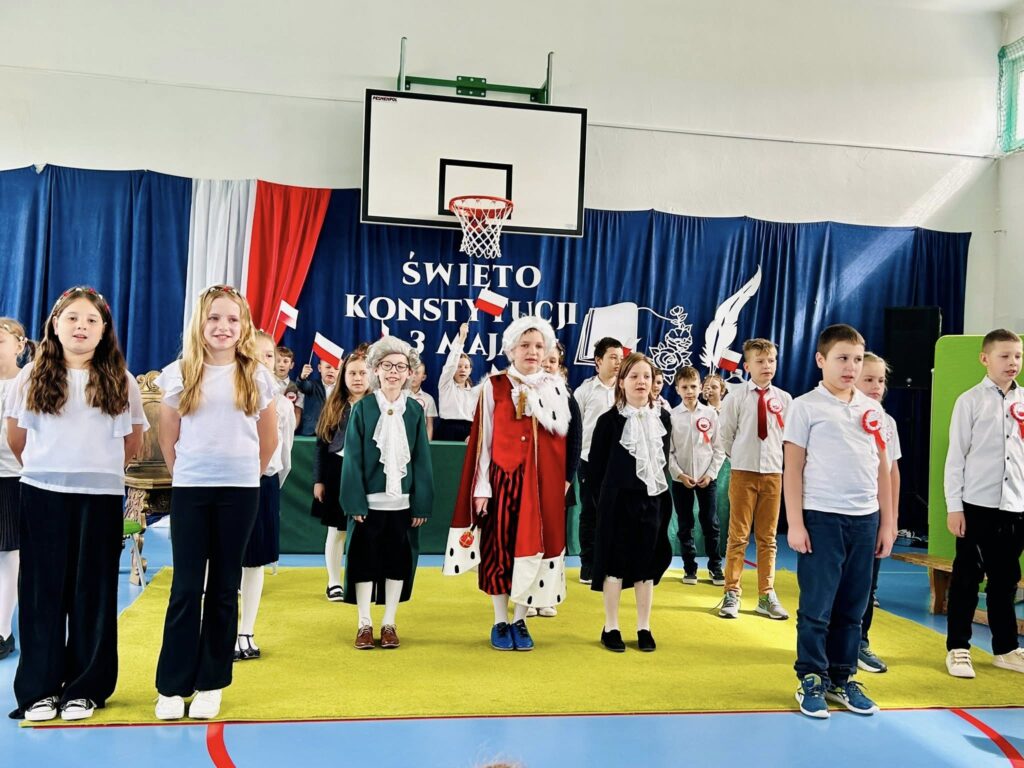Zdjęcie grupowe występujących